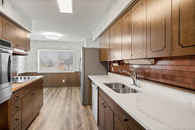 Building Photo - 12611 High Meadow Dr