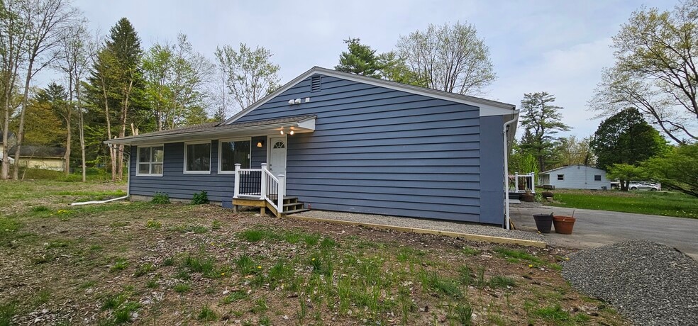 Building Photo - 1412 Hanshaw Rd