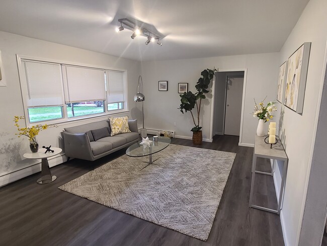 Primary Photo - Ravine Manor Apartments