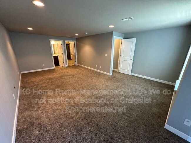Building Photo - 10541 Kane Dr