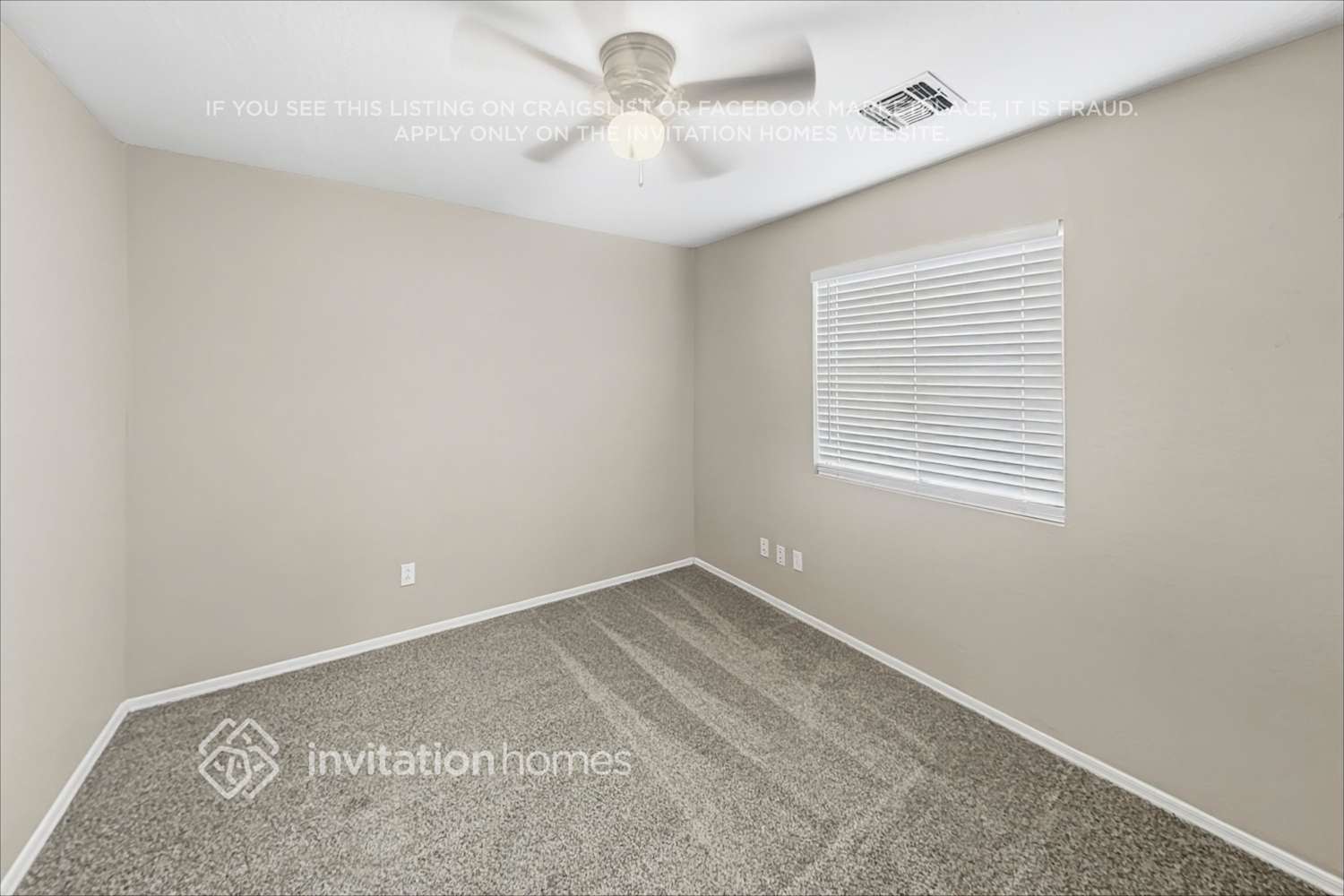 Building Photo - 423 S Sabrina