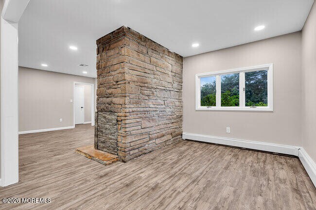 Building Photo - 150 Farm St