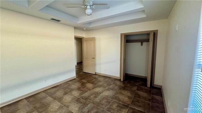 Building Photo - 22 Quail Ave