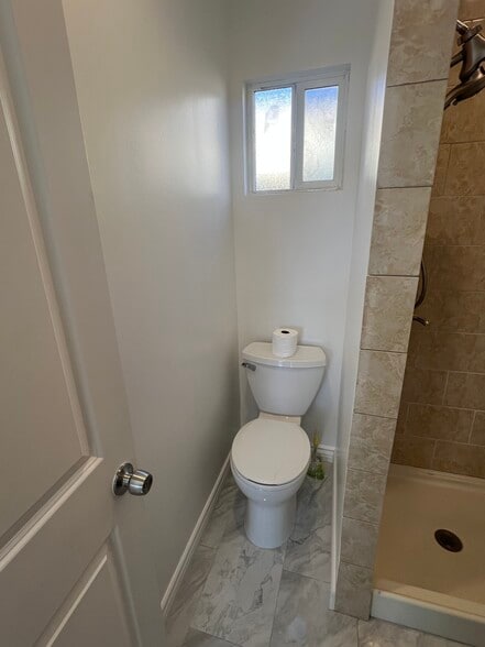 Building Photo - 5149 Arlington Ave