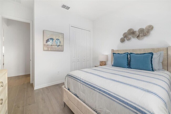 Building Photo - 5617 Lightning Whelk Ln