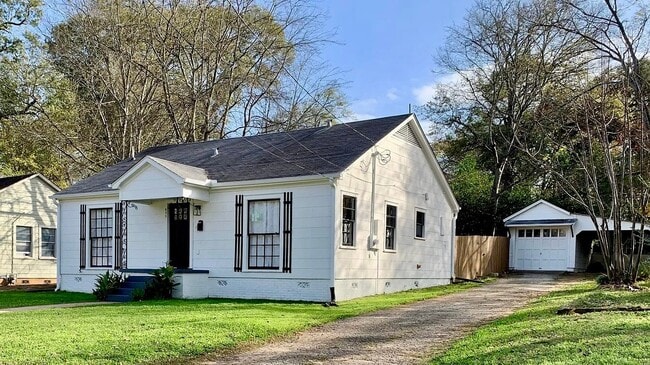 Building Photo - 633 E Barbara St