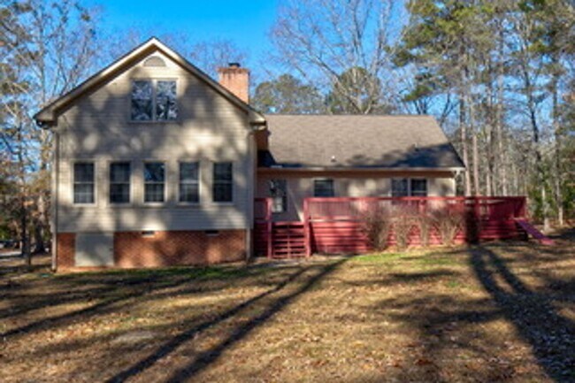 Building Photo - 212 Running Deer Dr