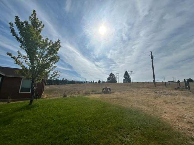 Building Photo - 3 Bed, 2 Bath Home on 5 Acres – Florence, ...