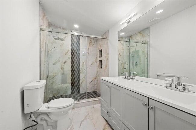 Building Photo - 2155 Venetian Dr SW