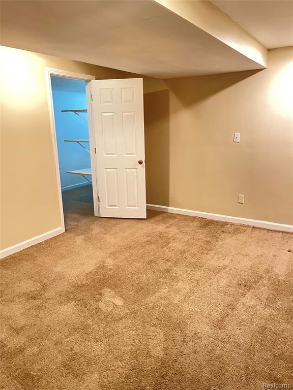 Building Photo - 1215 Oaklawn Dr