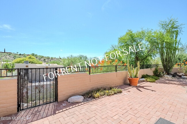 Building Photo - 5084 N Camino Del Lazo