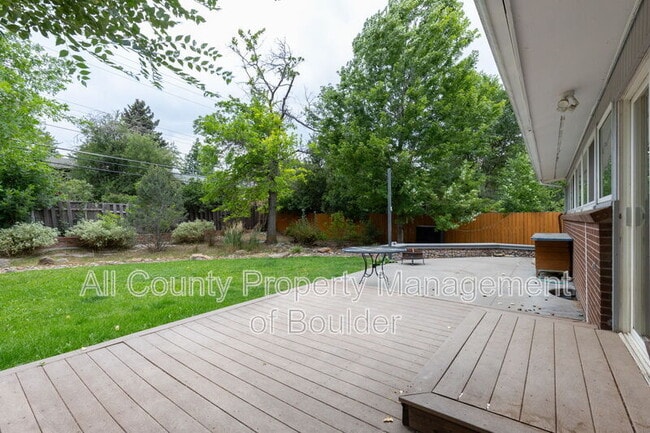 Building Photo - 4690 Sioux Dr