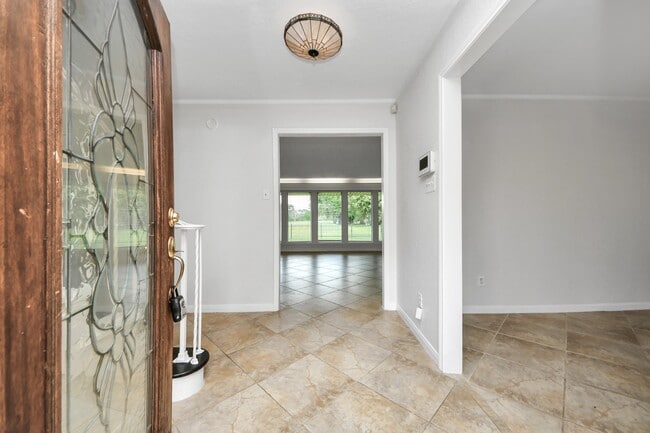 Building Photo - 3410 Crow Valley Dr