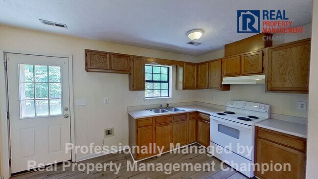 Building Photo - All Brick Ranch with Attached Garage on Large Lot