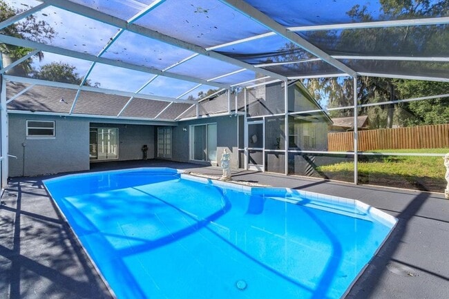 Building Photo - 5955 Kenlyn Ct