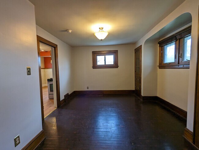 Building Photo - Large, spacious home for rent!