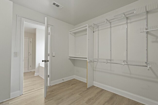 Building Photo - Come Home Smiling to This Beautiful 3-Bed, 3-Bath in Port Wentworth!