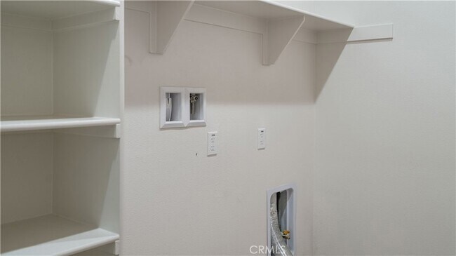 Building Photo - 13925 Mesa View Dr