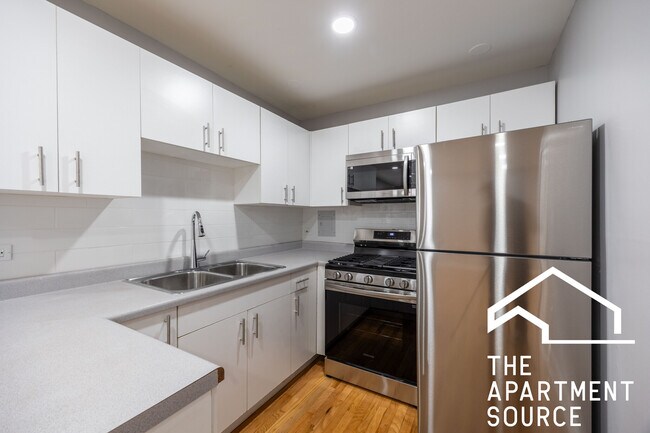 Building Photo - 6954 N Sheridan Rd