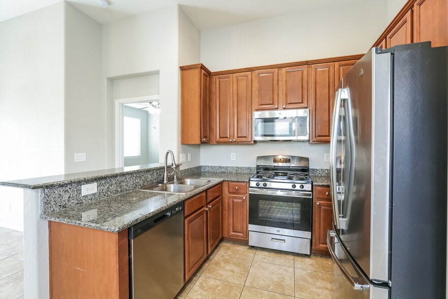 Building Photo - 712 Bridgeford Ct