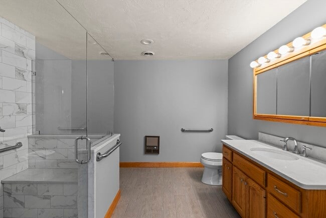 Building Photo - 38 Roosevelt St