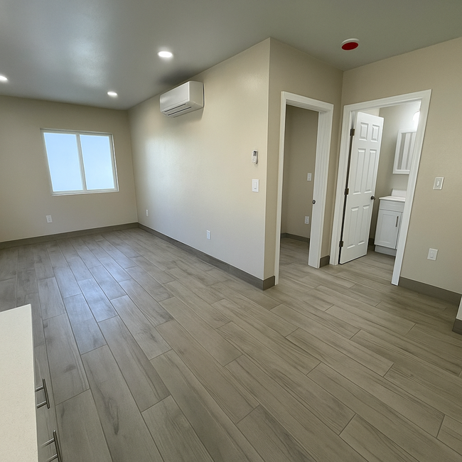 Building Photo - Newly converted 1 Bed, 1 Bath