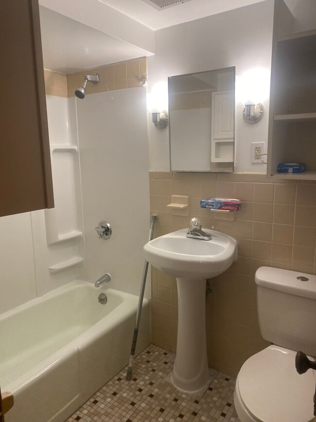 Building Photo - 15 Dorrance St