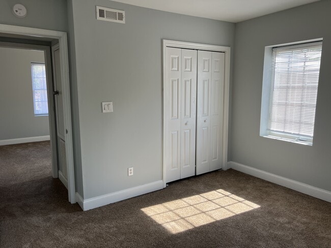 Building Photo - 2367 Cascade Rd