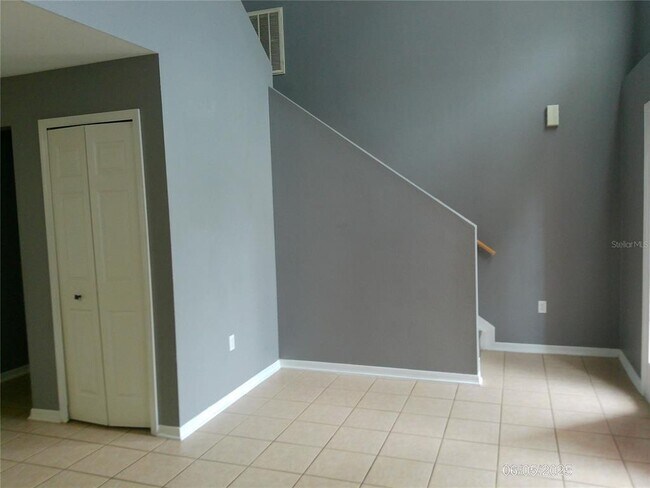 Building Photo - 200 Fish Hawk Dr