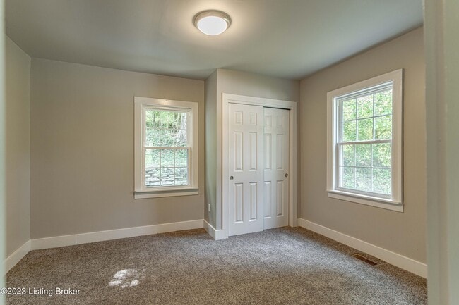 Building Photo - 1886 S Bardstown Rd