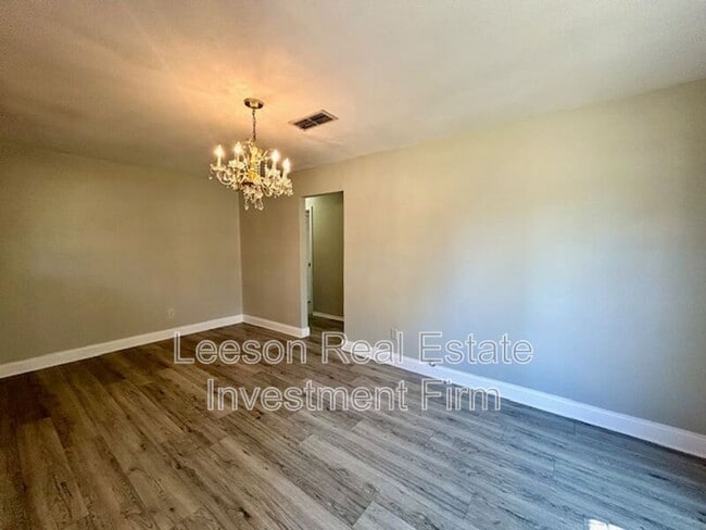 Building Photo - 317 Oregon Ave