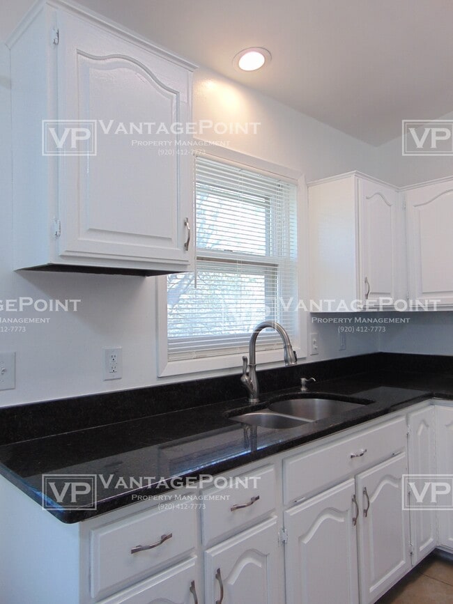 Building Photo - 433 S Kensington Dr