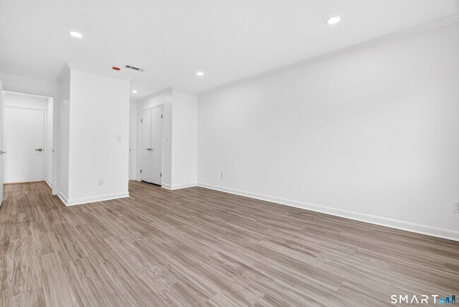 Building Photo - 1500 Bedford St