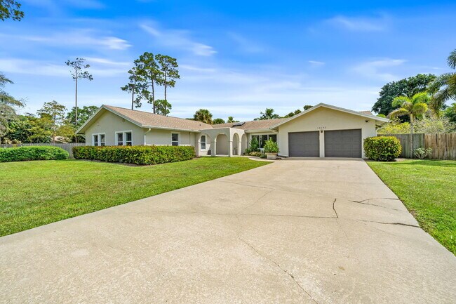 Building Photo - 12192 Branding Iron Ct