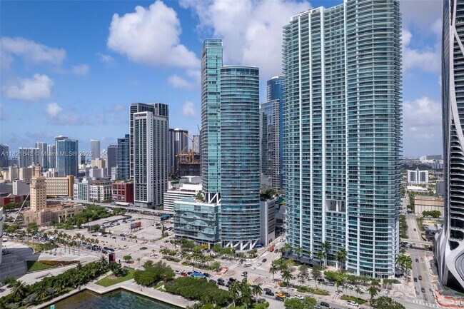 Building Photo - 888 Biscayne Blvd