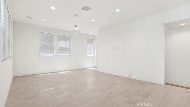 Building Photo - 137 Mirth