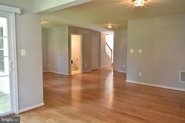 Building Photo - 20387 Fallsway Terrace