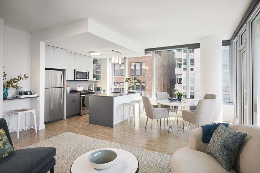 Building Photo - 701 S Wells St