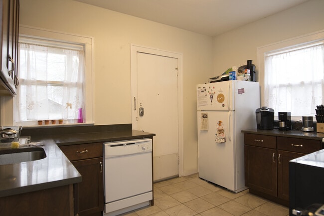 Building Photo - 1024 Foster St