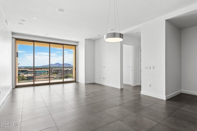 Building Photo - 15215 N Kierland Blvd