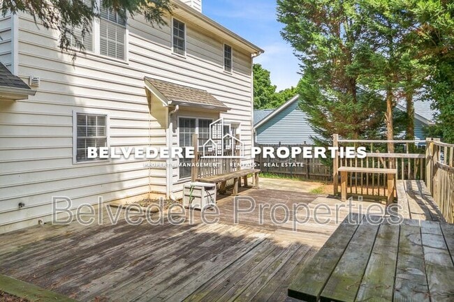 Building Photo - 2320 Meadow Gate Dr