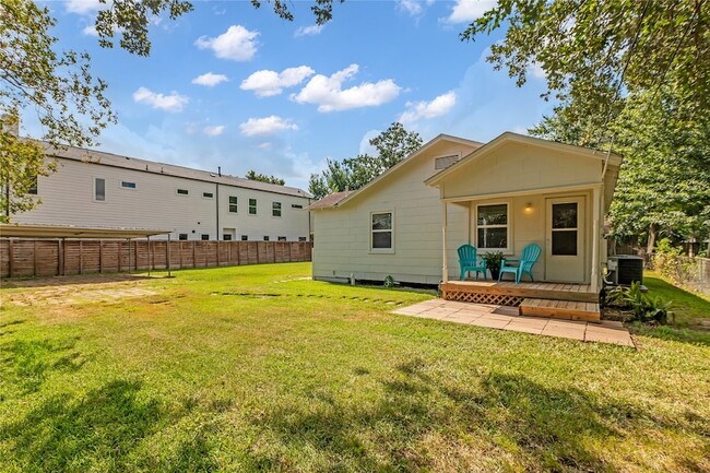 Primary Photo - 807 1/2 Fisher Street Unit