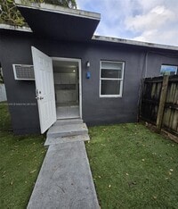 Building Photo - 426 NW 14th Ave