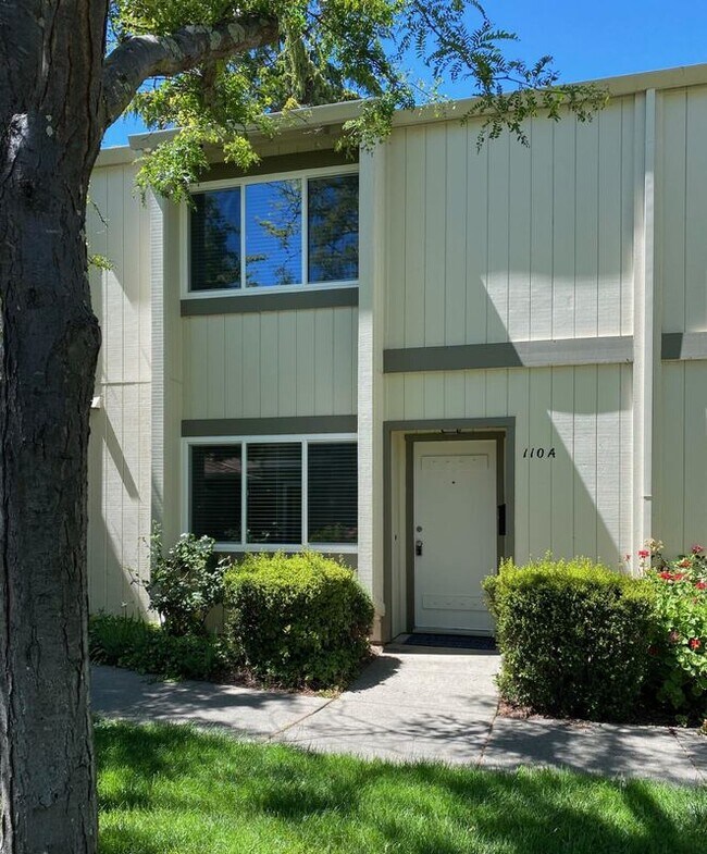 Building Photo - 110A Oliva Ct