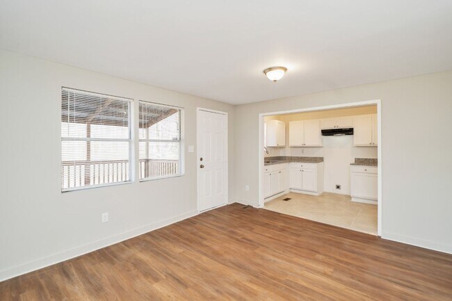 Building Photo - 1624 Fairview Dr