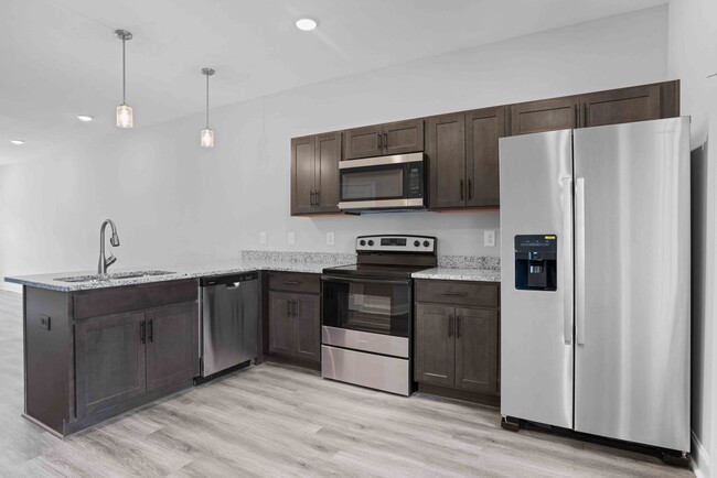 Building Photo - 15 Highland Blf Wy