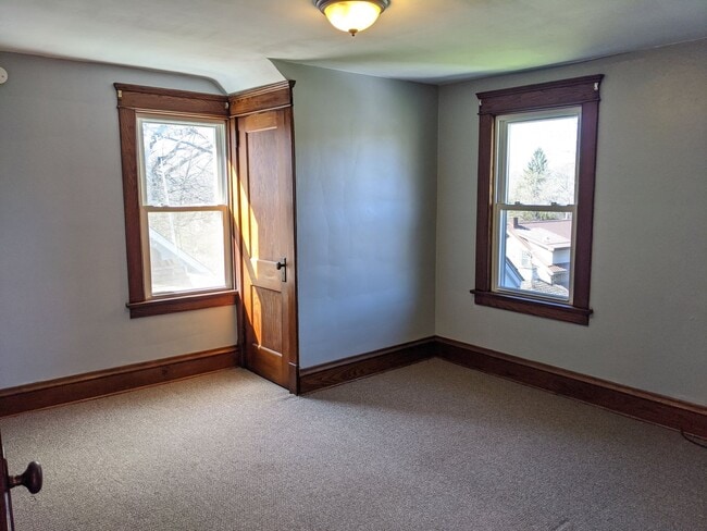 Building Photo - Nice 3 BR, 1 Bath House for Rent