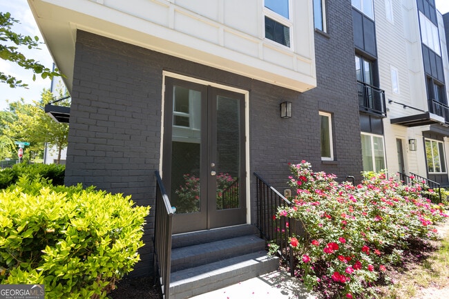 Building Photo - 708 Banton Dr NW