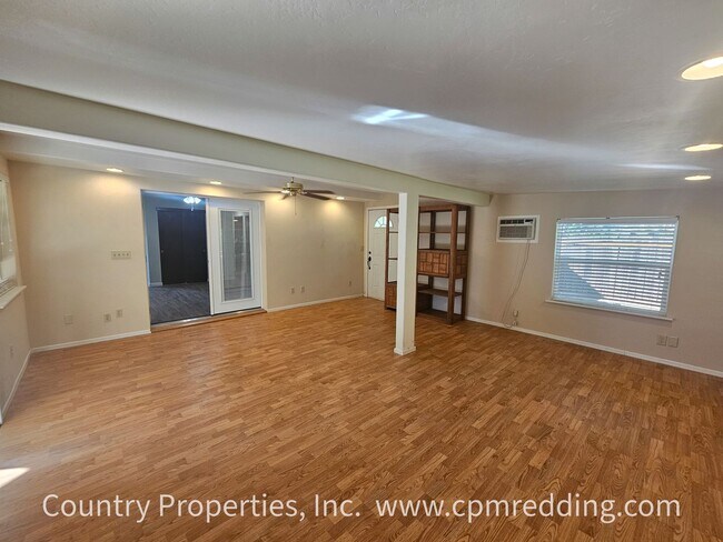 Building Photo - Spacious House with Landscaper Included Av...