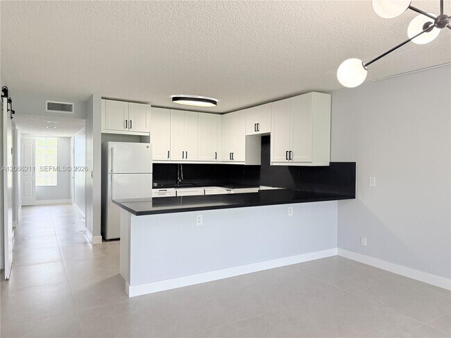 Building Photo - 16511 Blatt Blvd